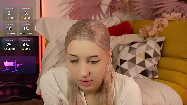 Moonliora online show from 03-05-26, 06:15