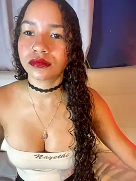 Snapshot of ZoeyFierce chatting on 12-04-25, 02:04 ZoeyFierce online show from 12-04-25, 02:04