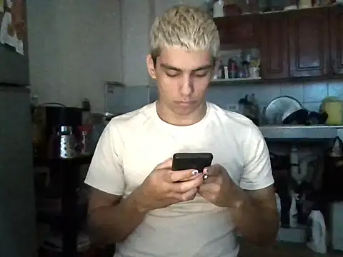 Snapshot of arturo__butera chatting on 12-16-25, 04:12 arturo butera online show from 12-16-25, 04:12