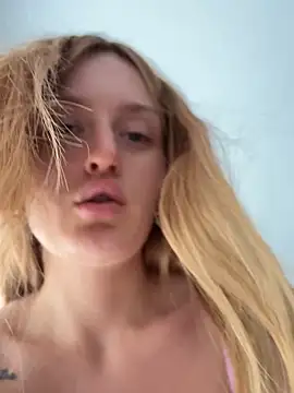 madlynginger online show from 12-22-25, 12:57