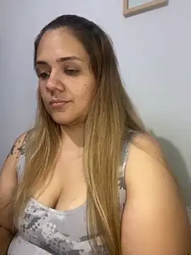 LoreinnFox online show from 04-21-26, 03:57