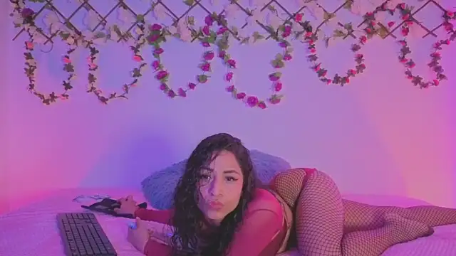 Snapshot of MarillynMorgan chatting on 11-28-25, 04:20 MarillynMorgan online show from 11-28-25, 04:20