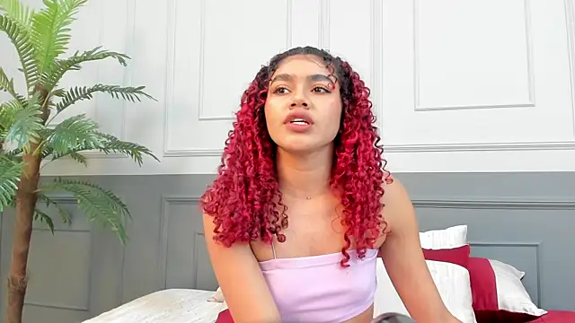 Snapshot of Red_Vel_ chatting on 12-15-25, 11:03 Red Vel online show from 12-15-25, 11:03