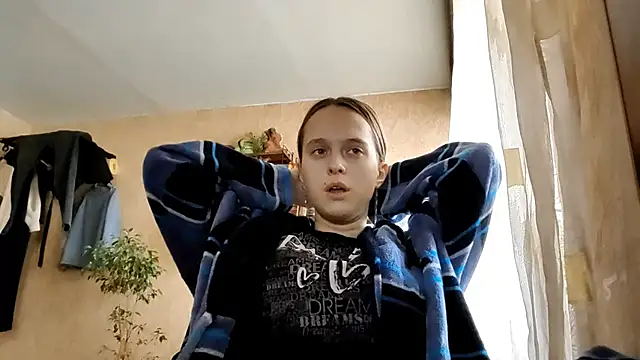 Snapshot of SophieHazely chatting on 12-15-25, 05:44 SophieHazely online show from 12-15-25, 05:44