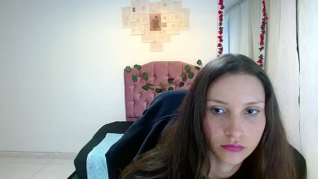 Snapshot of scarlet160920 chatting on 12-05-25, 07:21 scarlet160920 online show from 12-05-25, 07:21