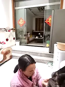 Snapshot of mimi2052 chatting on 12-19-25, 01:12 mimi2052 online show from 12-19-25, 01:12