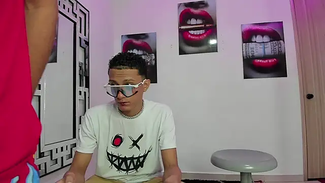 COUPLES BOYS online show from 12-05-25, 06:11