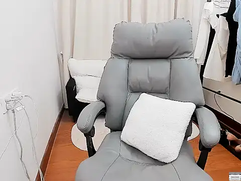 Snapshot of linlinjiang33 chatting on 12-03-25, 02:30 linlinjiang33 online show from 12-03-25, 02:30