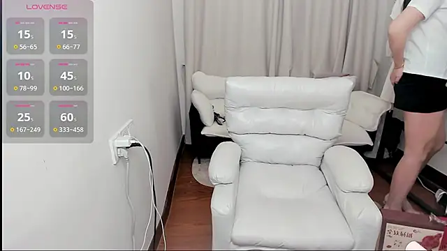 Snapshot of linlinjiang33 chatting on 02-08-26, 10:07 linlinjiang33 online show from 02-08-26, 10:07