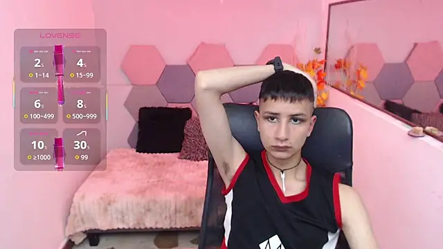 Snapshot of AngelRonson_ chatting on 12-05-25, 03:48 AngelRonson online show from 12-05-25, 03:48