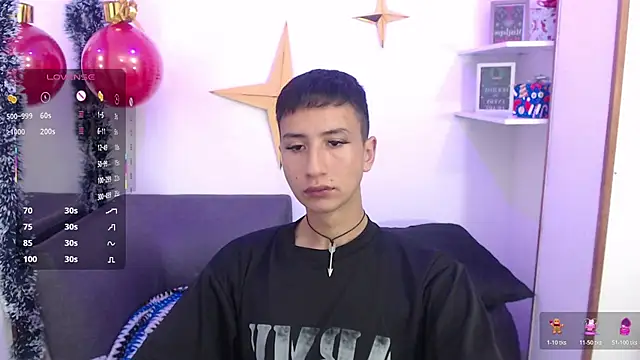 Snapshot of AngelRonson_ chatting on 12-16-25, 04:28 AngelRonson online show from 12-16-25, 04:28