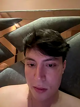 Snapshot of angel_and_jef chatting on 12-15-25, 08:40 angel and jef online show from 12-15-25, 08:40