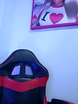 Taylor  Swiftt online show from 04-23-26, 01:18