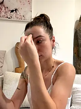 Snapshot of Sugarbellax chatting on 12-02-25, 05:19 Sugarbellax online show from 12-02-25, 05:19