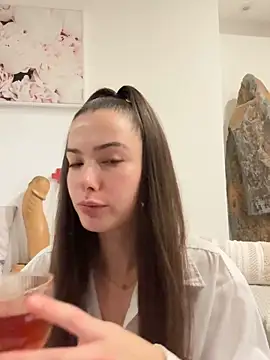 Snapshot of Sugarbellax chatting on 12-04-25, 05:43 Sugarbellax online show from 12-04-25, 05:43