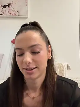 Snapshot of Sugarbellax chatting on 12-14-25, 04:12 Sugarbellax online show from 12-14-25, 04:12