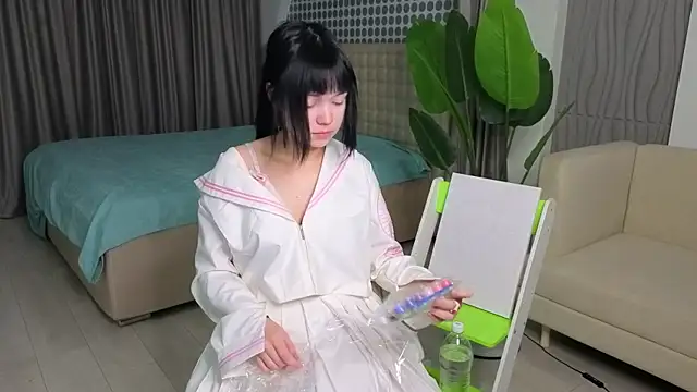 Snapshot of Kira_bae chatting on 12-04-25, 04:27 Kira bae online show from 12-04-25, 04:27