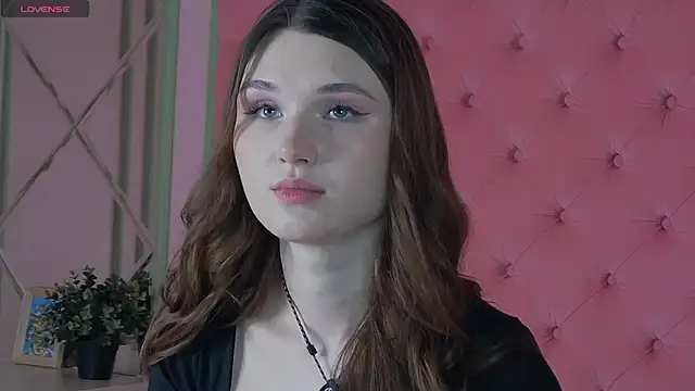 Snapshot of CrystalBrooks chatting on 12-13-25, 07:53 CrystalBrooks online show from 12-13-25, 07:53