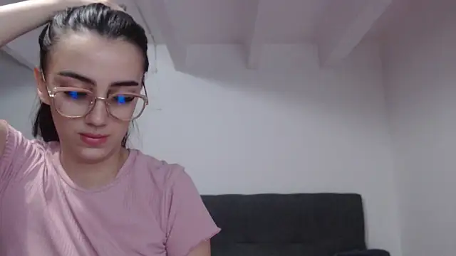 Snapshot of abigail_smith15 chatting on 02-11-26, 03:11 abigail smith15 online show from 02-11-26, 03:11