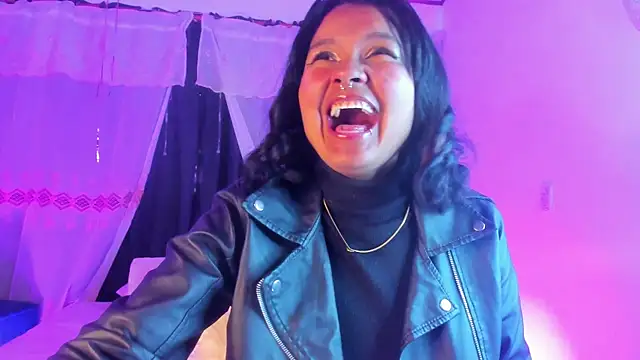 Snapshot of CloeEvans0 chatting on 12-05-25, 07:21 CloeEvans0 online show from 12-05-25, 07:21