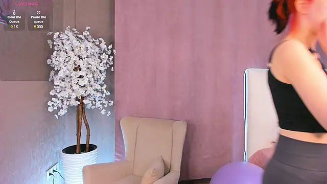 Snapshot of Eva_4U chatting on 12-02-25, 09:25 Eva 4U online show from 12-02-25, 09:25