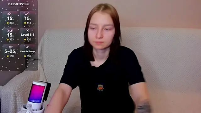 Snapshot of Home_Fox_ chatting on 11-28-25, 10:45 Home Fox online show from 11-28-25, 10:45