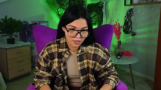 Snapshot of LulaMazzeo chatting on 12-01-25, 08:52 LulaMazzeo online show from 12-01-25, 08:52