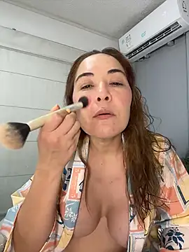 Snapshot of AnnaJaimes chatting on 06-03-26, 12:02 AnnaJaimes online show from 06-03-26, 12:02