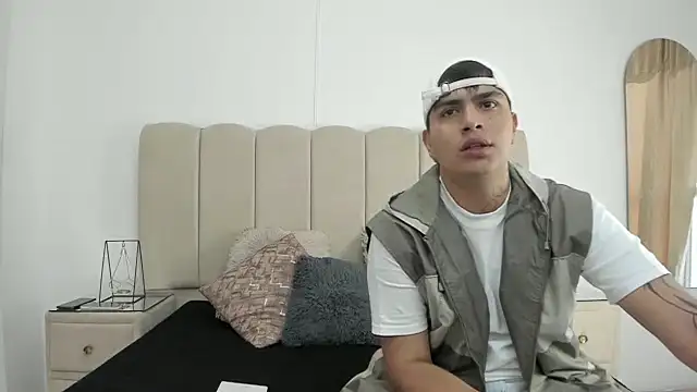 Snapshot of TomasANDalejo chatting on 12-01-25, 12:43 TomasANDalejo online show from 12-01-25, 12:43