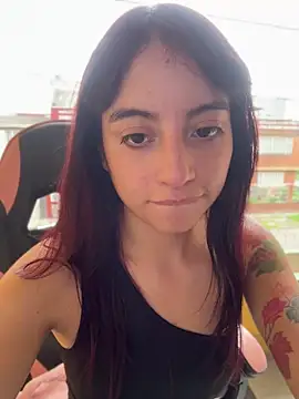 Snapshot of Mia_fiire chatting on 05-08-26, 07:08 Mia fiire online show from 05-08-26, 07:08