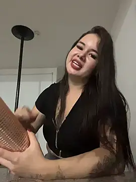 Snapshot of angely_ross1 chatting on 12-14-25, 10:09 angely ross1 online show from 12-14-25, 10:09