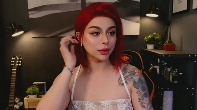 Snapshot of Kim_Kaye chatting on 11-30-25, 05:39 Kim Kaye online show from 11-30-25, 05:39