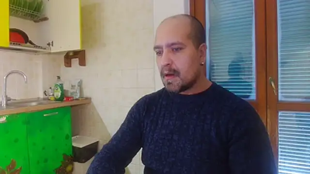 Snapshot of AMIRDIB2025 chatting on 12-14-25, 02:00 AMIRDIB2025 online show from 12-14-25, 02:00