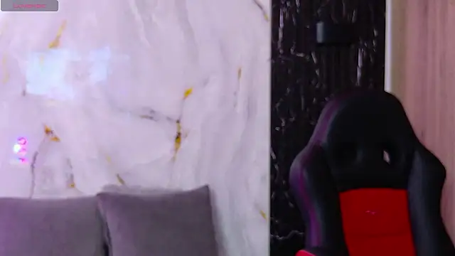ChloeHolmes online show from 03-19-26, 10:19