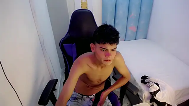 Snapshot of Lil_babyyy_ chatting on 12-02-25, 03:45 Lil babyyy online show from 12-02-25, 03:45