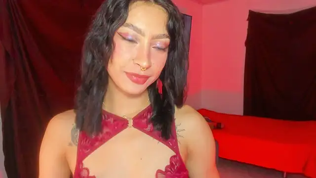 Snapshot of Ounla_Sweet chatting on 05-18-26, 07:25 Ounla Sweet online show from 05-18-26, 07:25