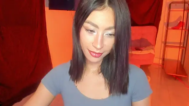Snapshot of Ounla_Sweet chatting on 05-19-26, 05:58 Ounla Sweet online show from 05-19-26, 05:58