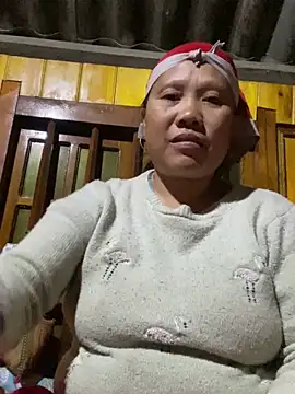 Snapshot of LeoPet2x chatting on 12-05-25, 01:42 LeoPet2x online show from 12-05-25, 01:42