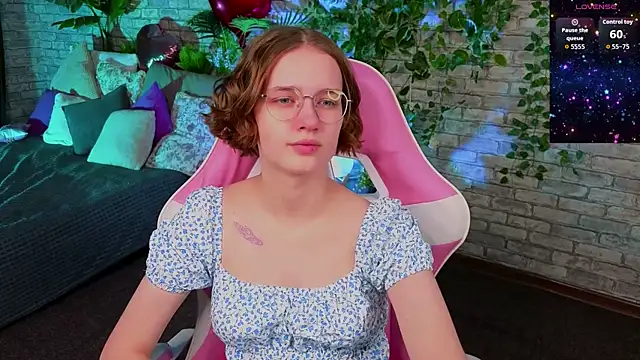 Mia Mooore online show from 02-12-26, 01:28