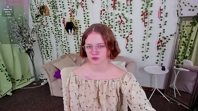 Mia Mooore online show from 02-28-26, 01:23