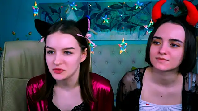 KateWillows online show from 04-11-26, 04:28