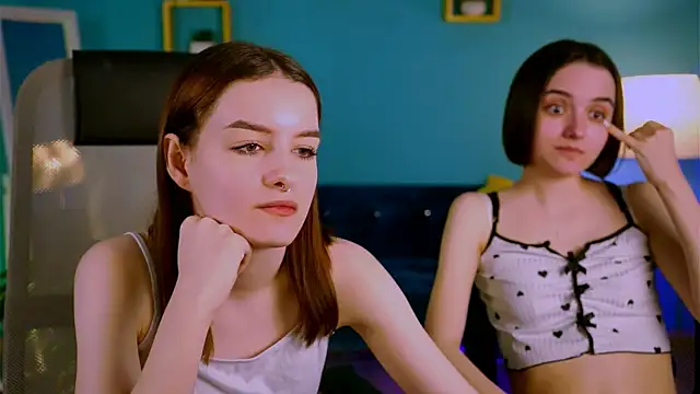 KateWillows online show from 04-21-26, 04:52