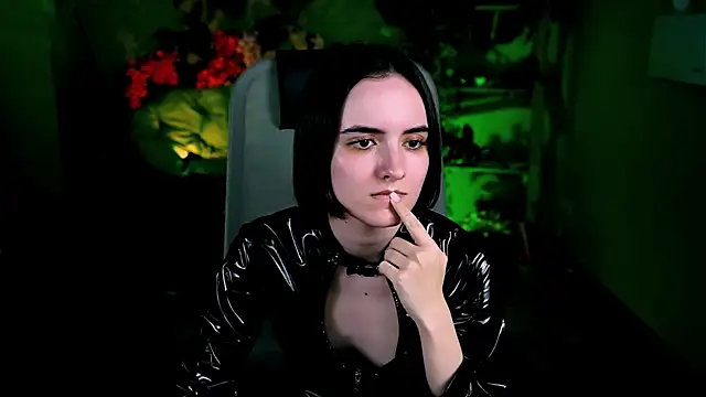 KateWillows online show from 04-23-26, 12:29