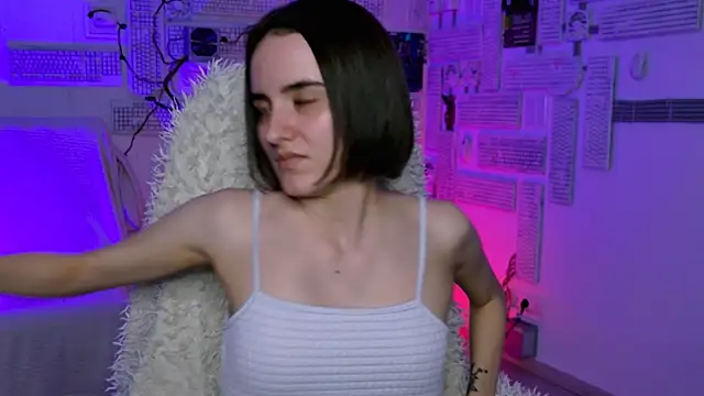 KateWillows online show from 04-25-26, 04:48