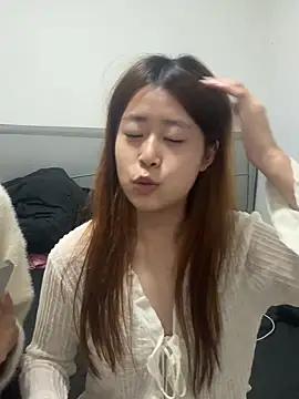 Snapshot of xiaohui660 chatting on 11-30-25, 05:17 xiaohui660 online show from 11-30-25, 05:17