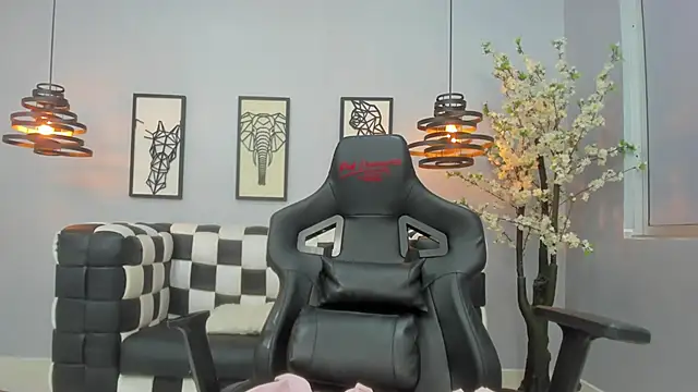 Snapshot of SofiCuutee chatting on 12-13-25, 07:53 SofiCuutee online show from 12-13-25, 07:53