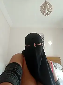 Snapshot of Jawda-52 chatting on 12-04-25, 01:31 Jawda-52 online show from 12-04-25, 01:31