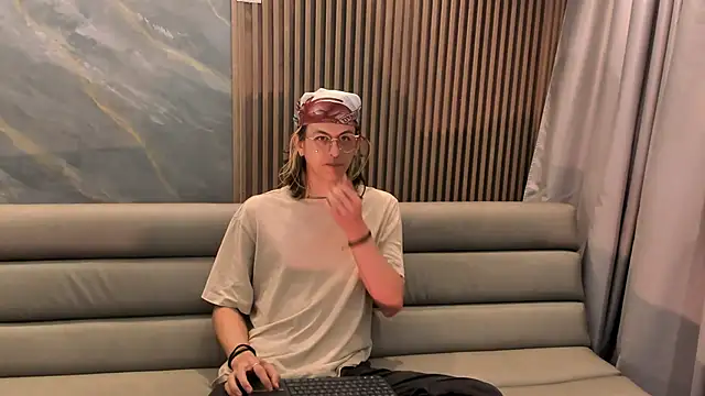 Snapshot of Lior_Evan chatting on 12-01-25, 11:37 Lior Evan online show from 12-01-25, 11:37