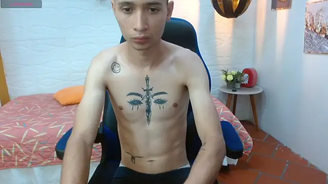 Snapshot of LucassSmith11 chatting on 12-02-25, 01:50 LucassSmith11 online show from 12-02-25, 01:50