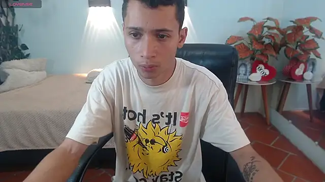 Snapshot of LucassSmith11 chatting on 12-05-25, 11:52 LucassSmith11 online show from 12-05-25, 11:52